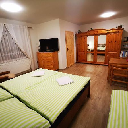 Apartman Na Namesti 55 Daire Drnholec Dış mekan fotoğraf