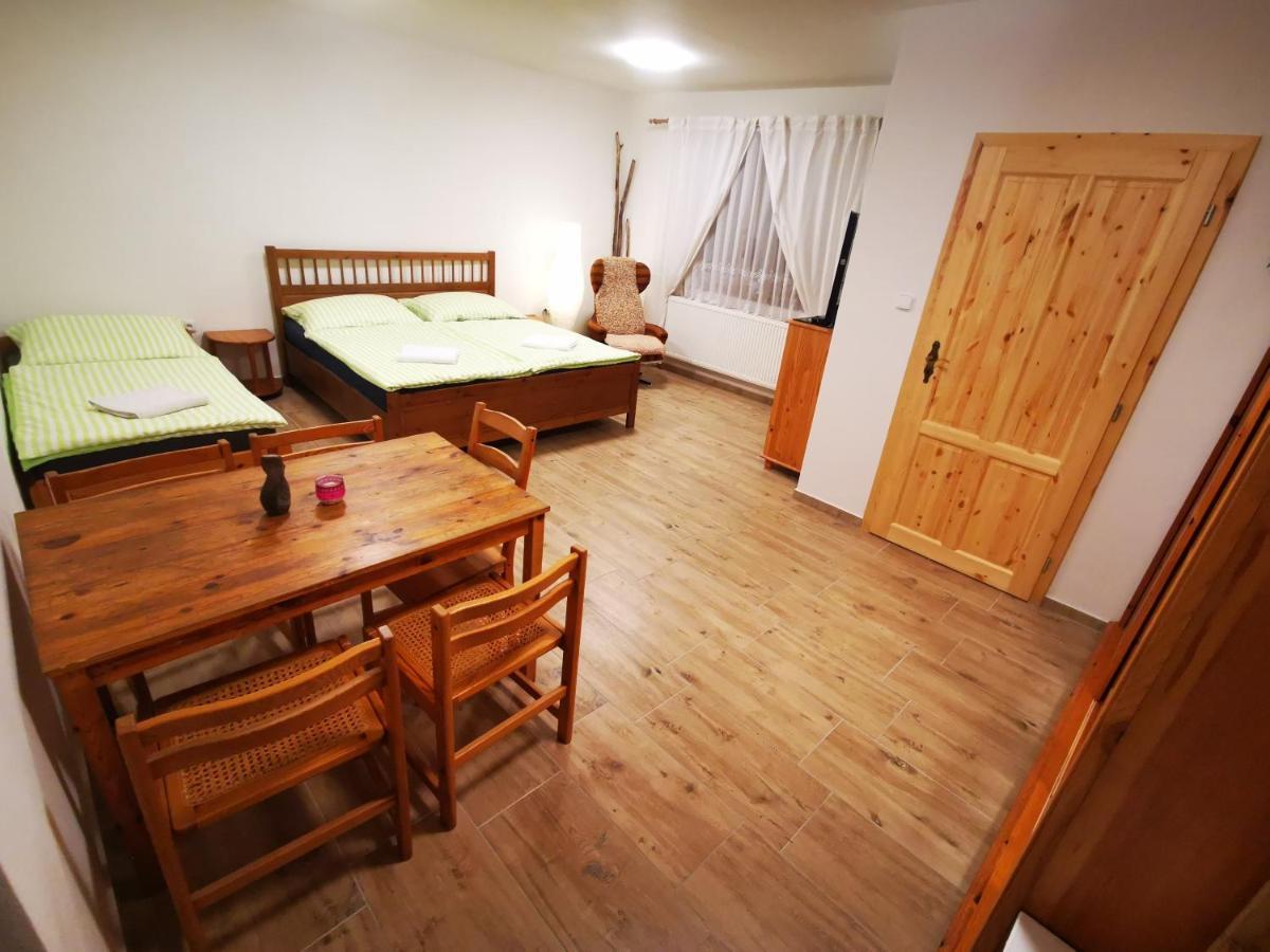 Apartman Na Namesti 55 Daire Drnholec Dış mekan fotoğraf